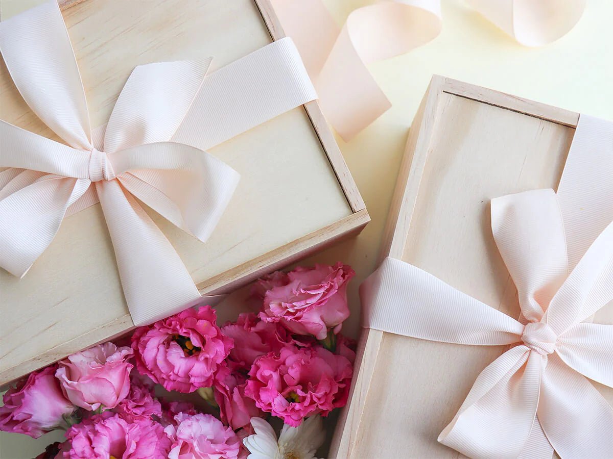 Gift Box Ribbon Wrapping
